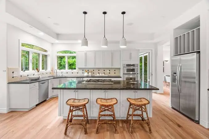 What Are Easy DIY Home Projects?